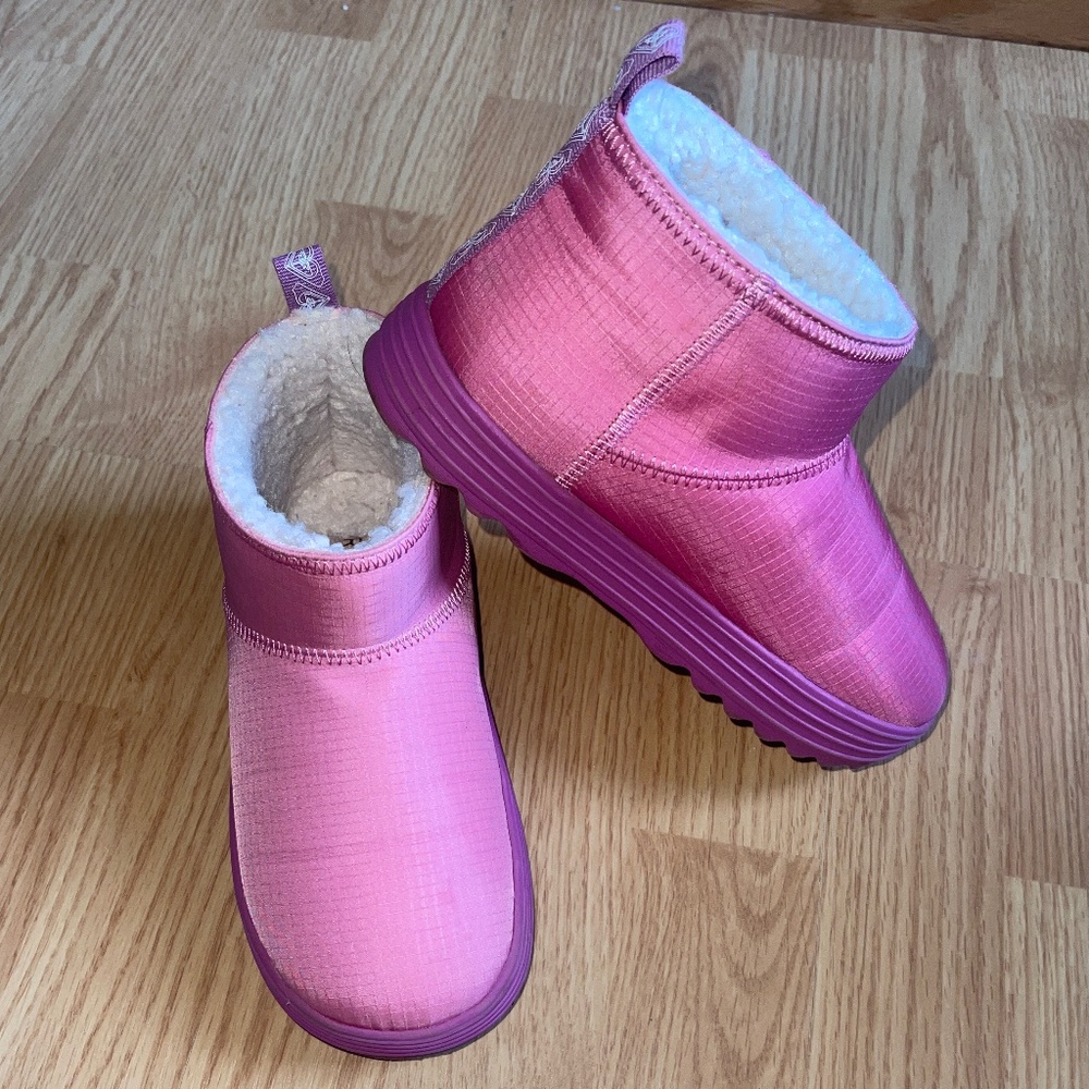 Girls Roxy Pink Sherpa Lined Ankle Boots / Booties Little Girls Size 1